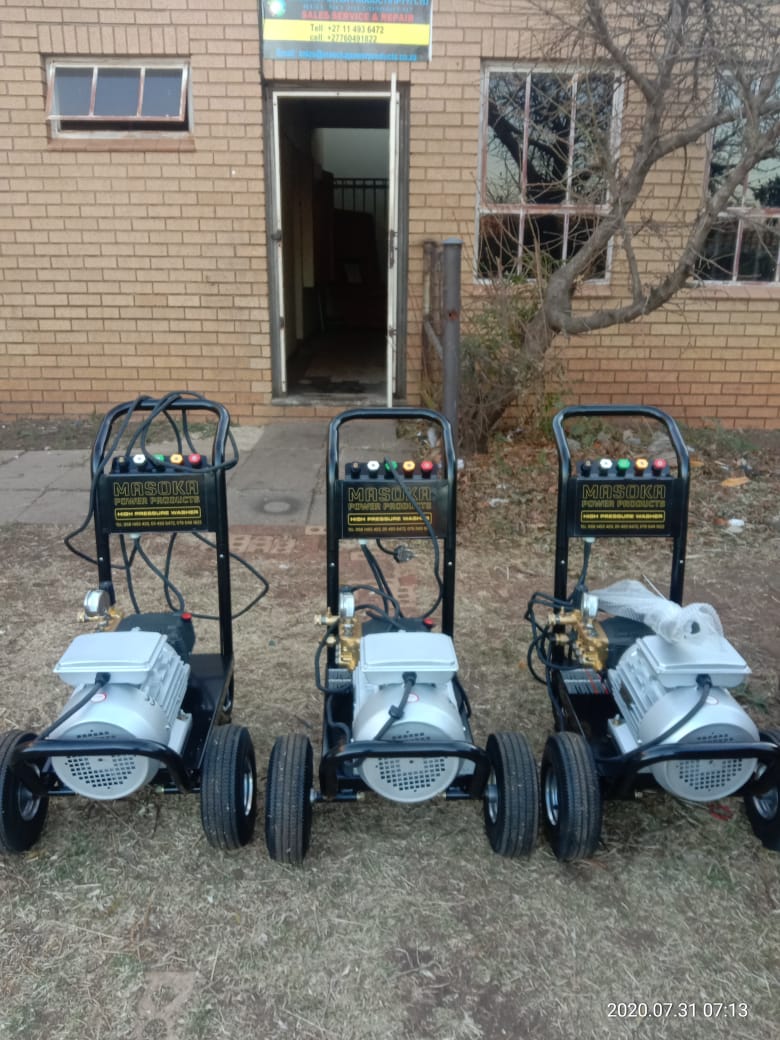 3kw 220v electric driven high pressure washer c/w 10m hose, gun lance, 5 assorted nozzle.pressure 152bar/220psi, waterflow:10.1l/min